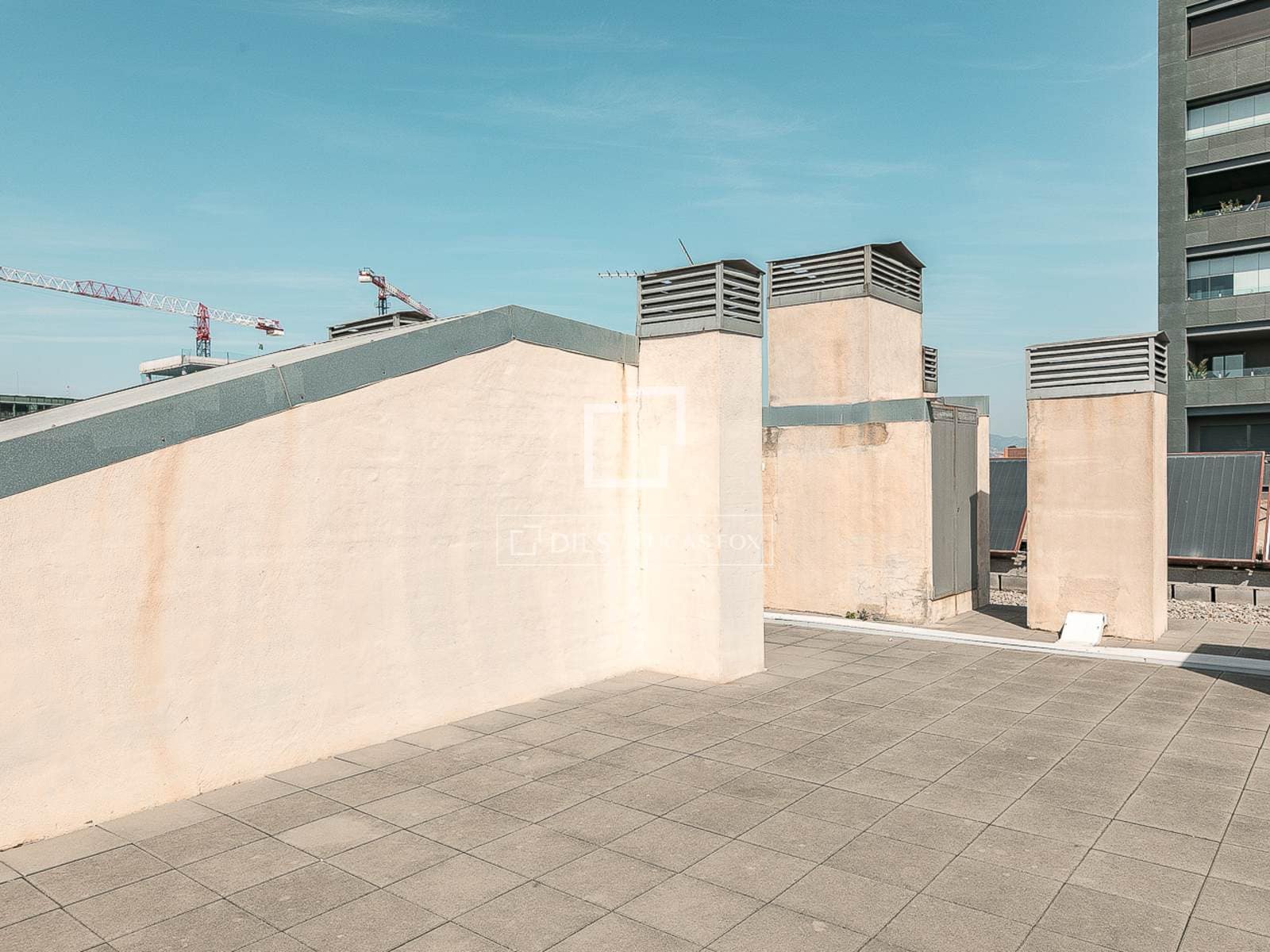 1 sypialnia Apartament na sprzedaż w Miasto Barcelona z basenem garażem - 495 000 € (Ref: 9720802)