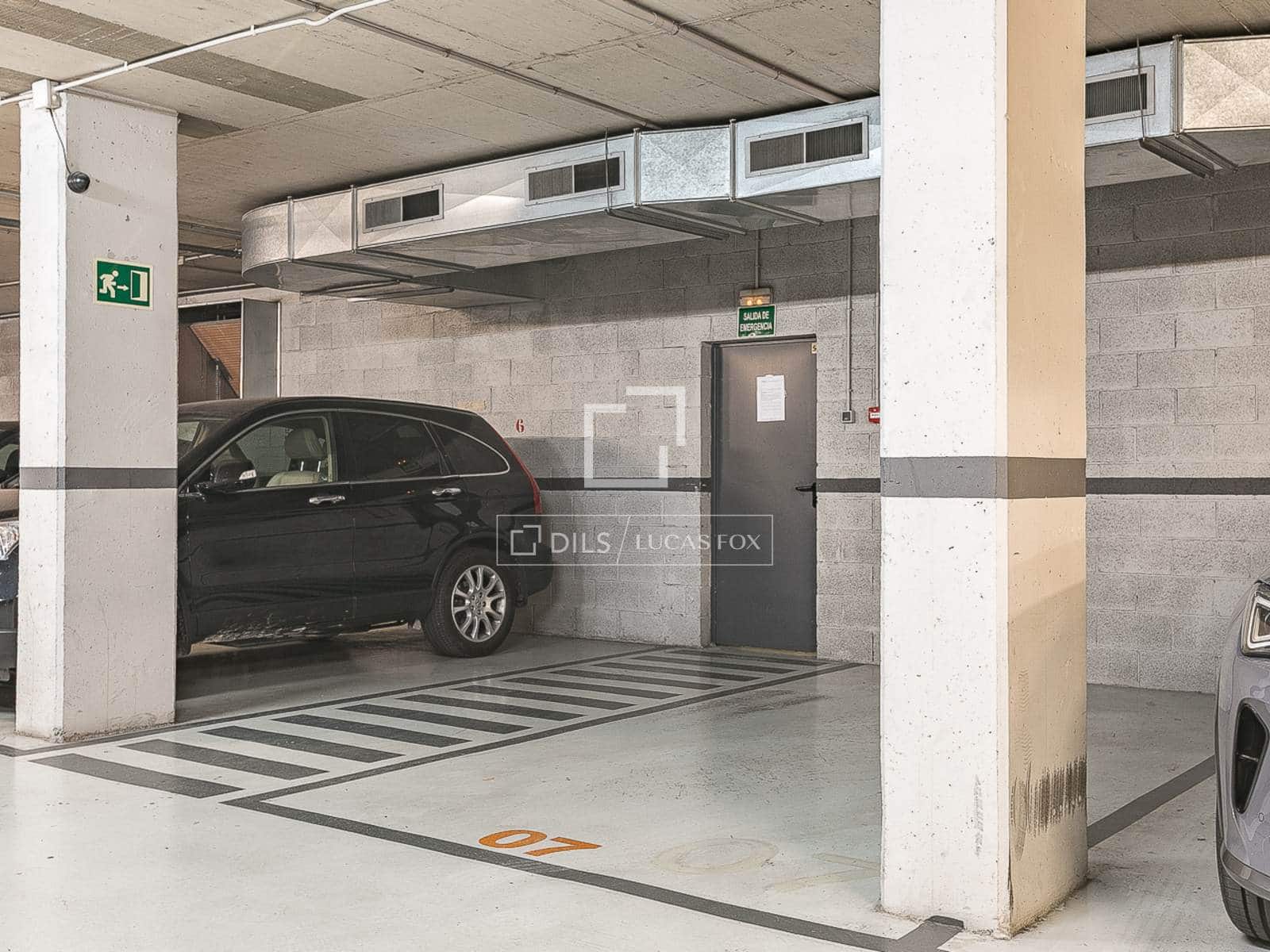 1 sypialnia Apartament na sprzedaż w Miasto Barcelona z basenem garażem - 495 000 € (Ref: 9720802)