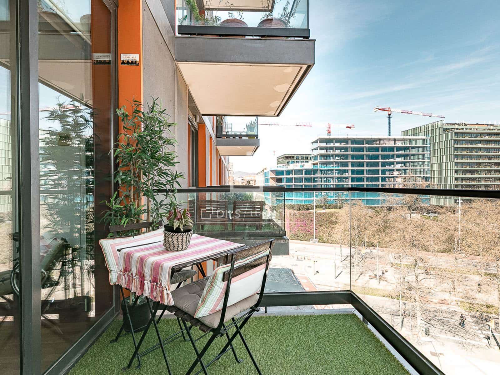 1 sypialnia Apartament na sprzedaż w Miasto Barcelona z basenem garażem - 495 000 € (Ref: 9720802)