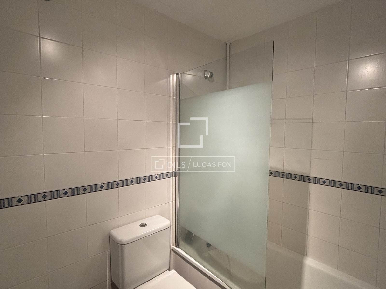 2 bedroom Apartment for sale in Estepona with pool - € 399,000 (Ref: 9720809)