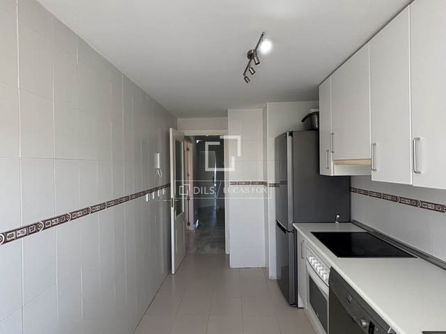 2 bedroom Apartment for sale in Estepona with pool - € 399,000 (Ref: 9720809)