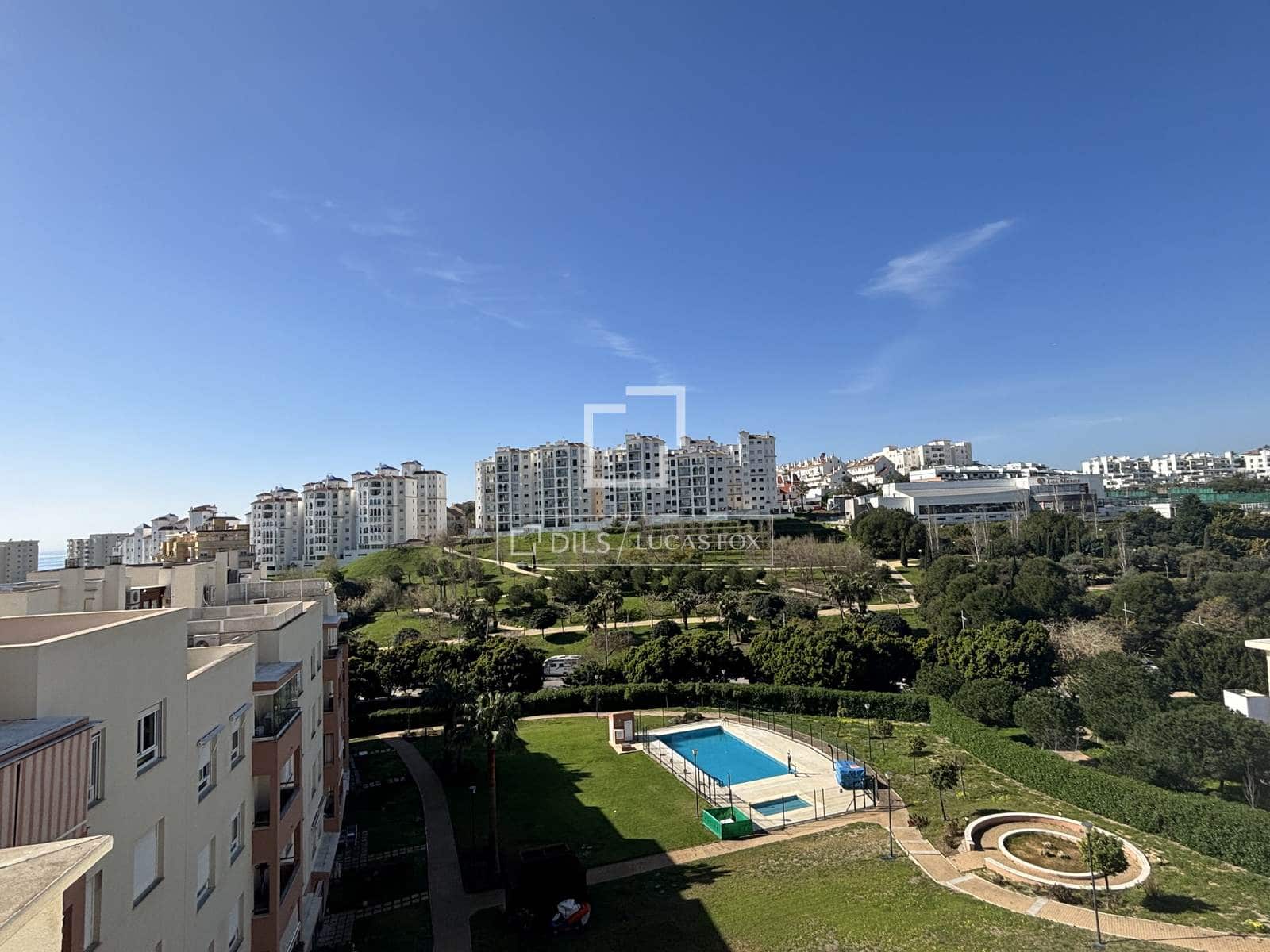 2 bedroom Apartment for sale in Estepona with pool - € 399,000 (Ref: 9720809)