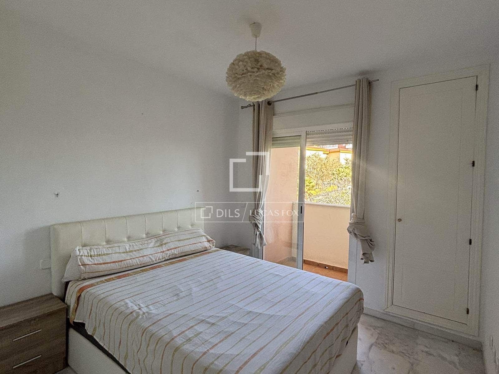 2 bedroom Apartment for sale in Estepona with pool - € 399,000 (Ref: 9720809)