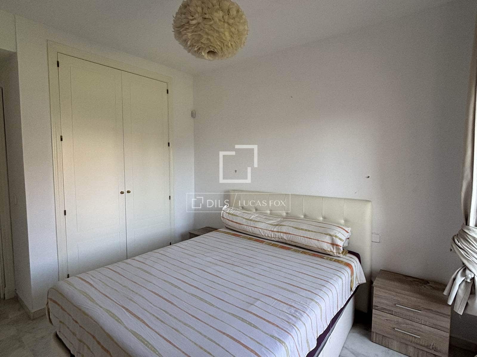 2 bedroom Apartment for sale in Estepona with pool - € 399,000 (Ref: 9720809)