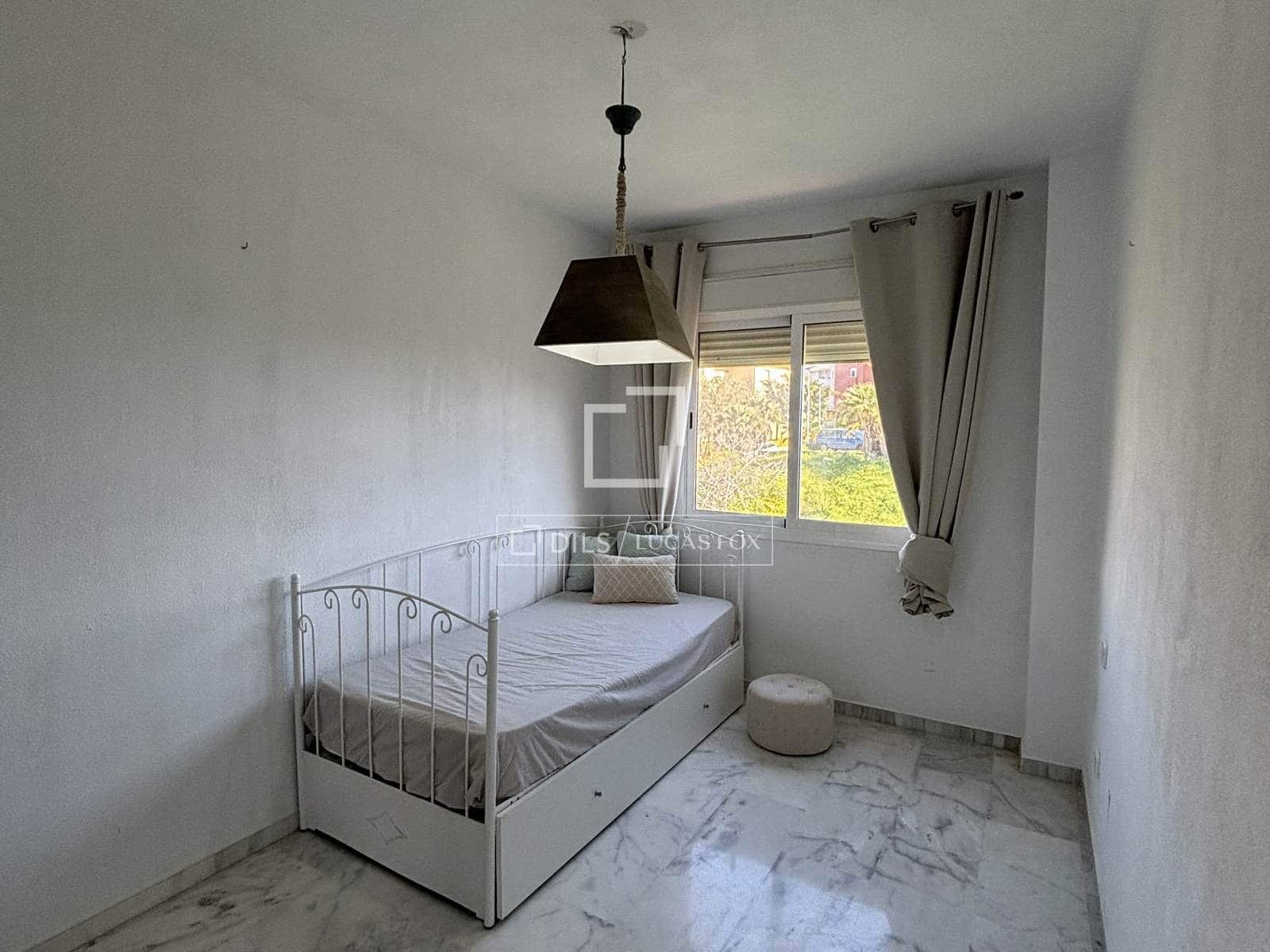 2 bedroom Apartment for sale in Estepona with pool - € 399,000 (Ref: 9720809)