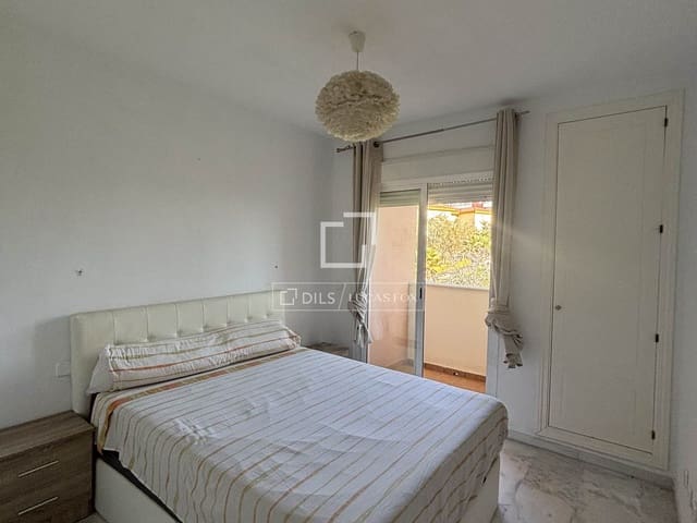 2 bedroom Apartment for sale in Estepona with pool - € 399,000 (Ref: 9720809)