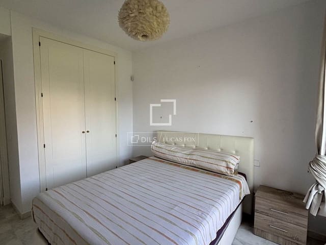 2 bedroom Apartment for sale in Estepona with pool - € 399,000 (Ref: 9720809)