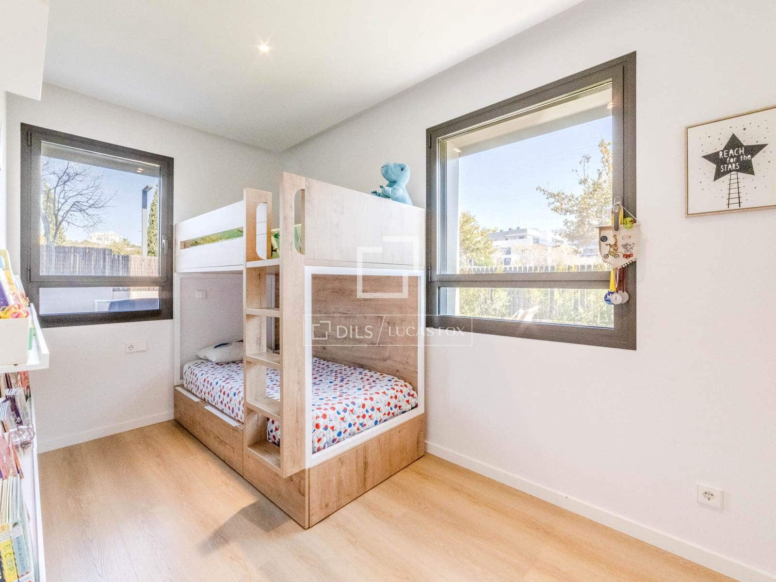 3 bedroom Apartment for sale in Sitges with pool garage - € 1,020,000 (Ref: 9723488)