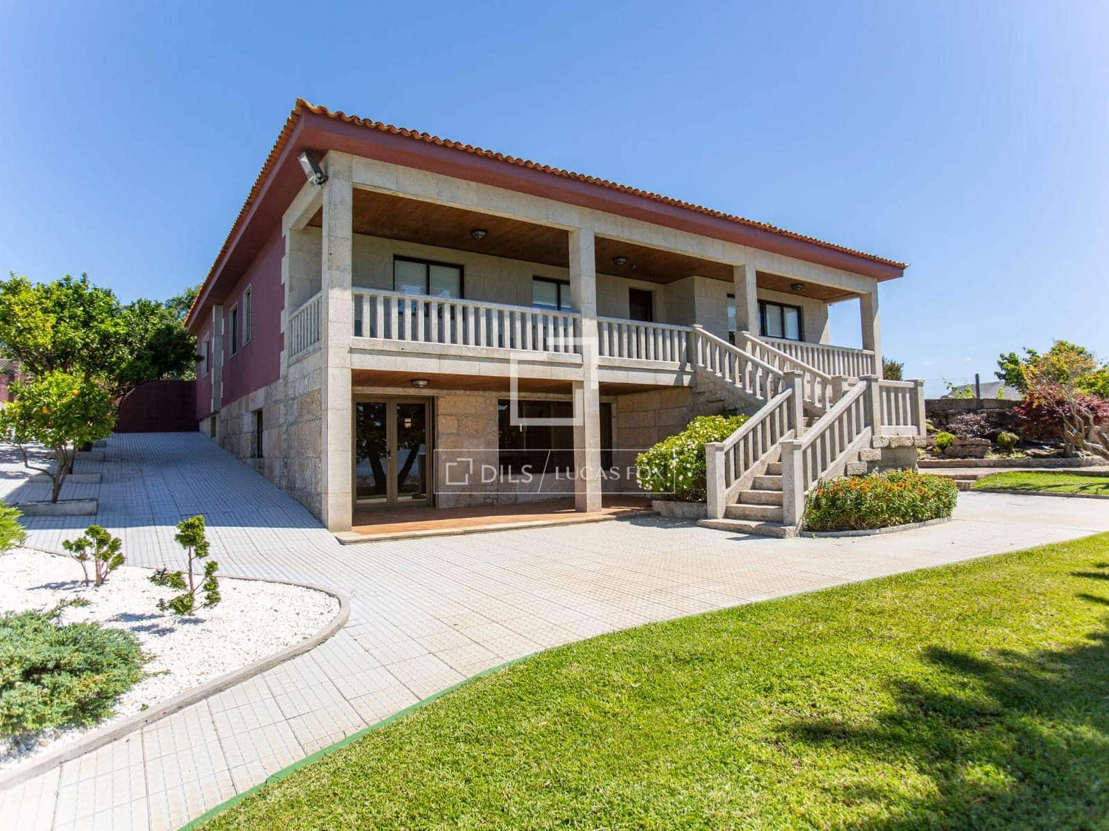 4 bedroom Villa for sale in Sanxenxo with pool garage - € 1,945,000 (Ref: 9723489)