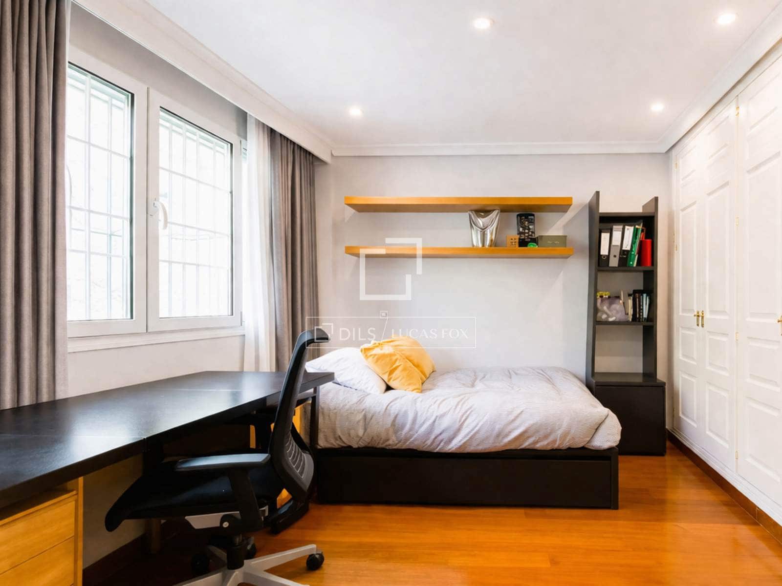 7 bedroom Villa for sale in Madrid city with pool garage - € 2,650,000 (Ref: 9723820)