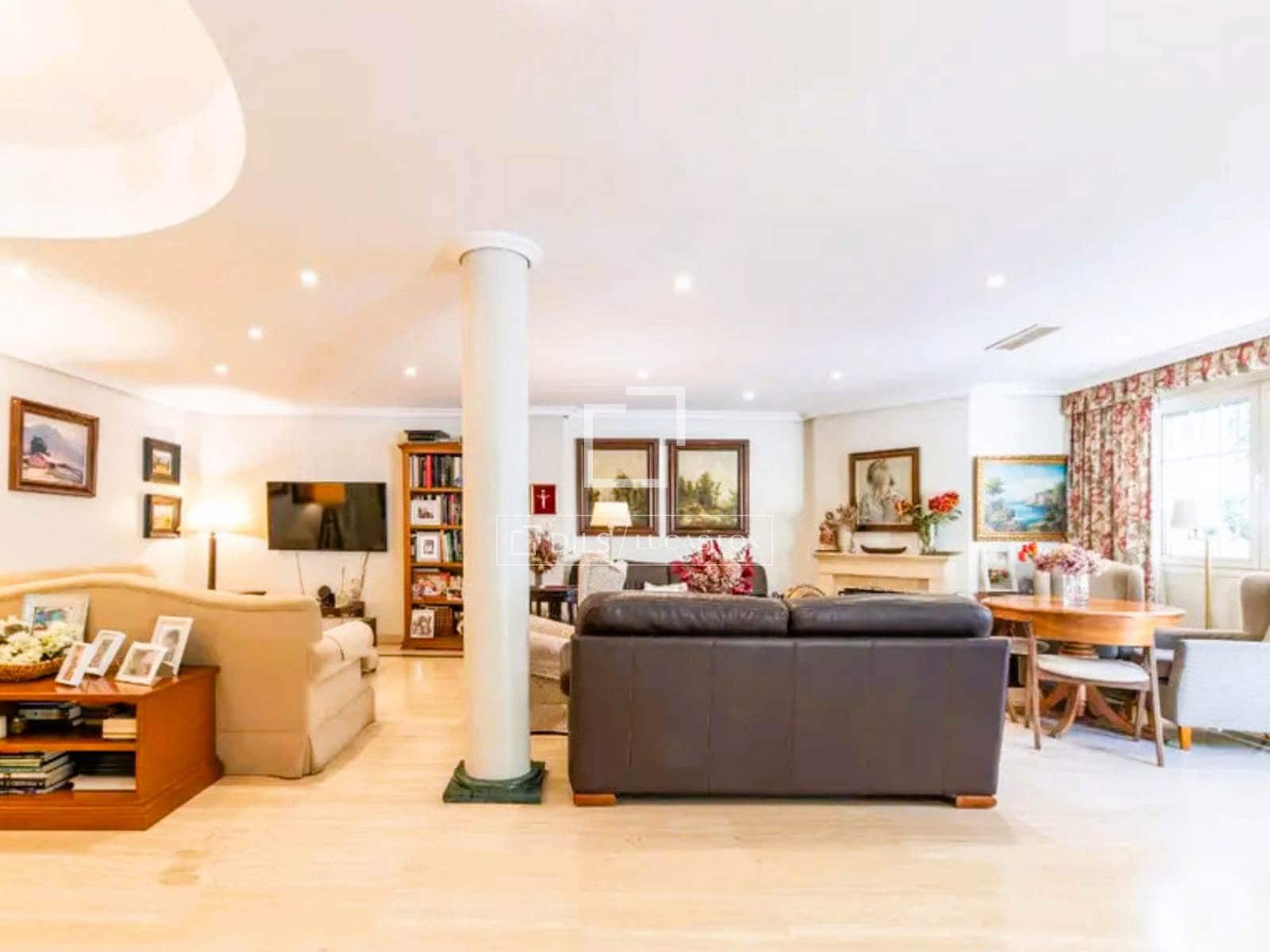 7 bedroom Villa for sale in Madrid city with pool garage - € 2,650,000 (Ref: 9723820)