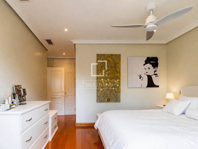 7 slaapkamer Villa te koop in Madrid stad met zwembad garage - € 2.650.000 (Ref: 9723820)