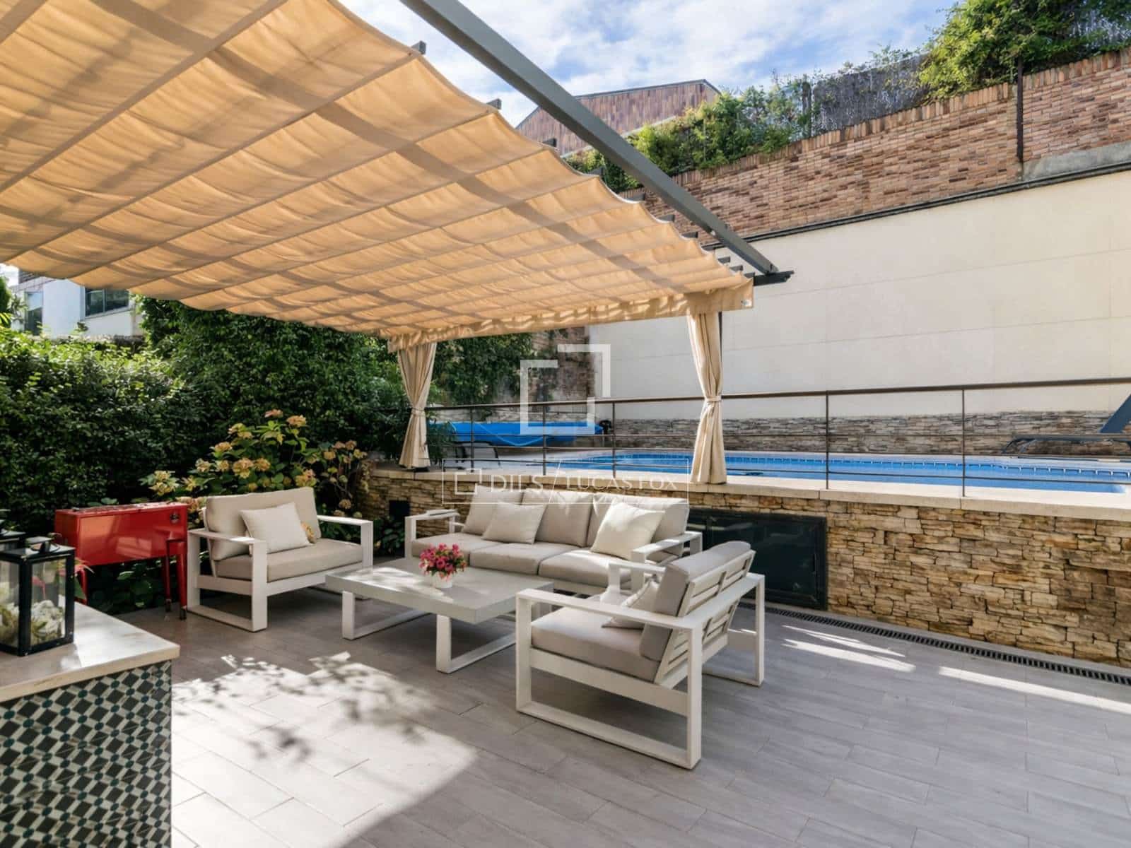 7 bedroom Villa for sale in Madrid city with pool garage - € 2,650,000 (Ref: 9723820)