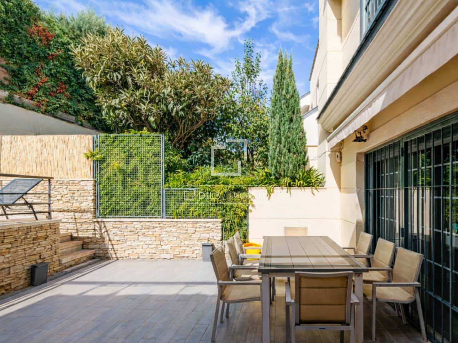 7 bedroom Villa for sale in Madrid city with pool garage - € 2,650,000 (Ref: 9723820)