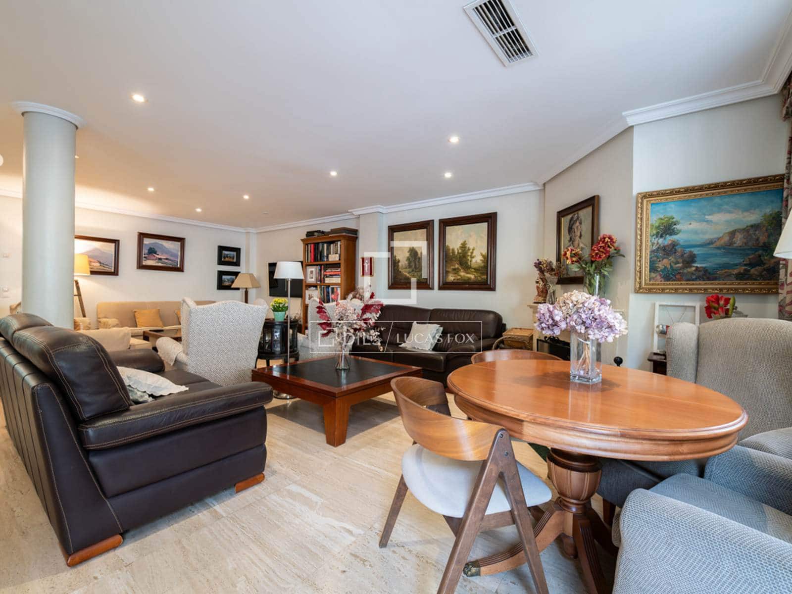 7 bedroom Villa for sale in Madrid city with pool garage - € 2,650,000 (Ref: 9723820)