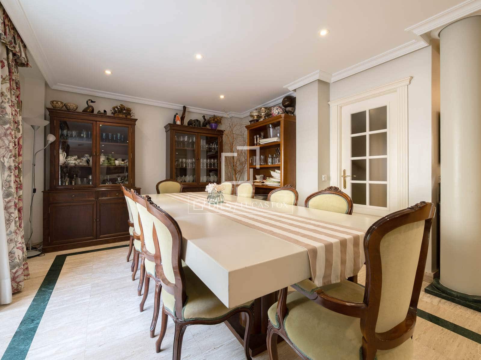 7 bedroom Villa for sale in Madrid city with pool garage - € 2,650,000 (Ref: 9723820)