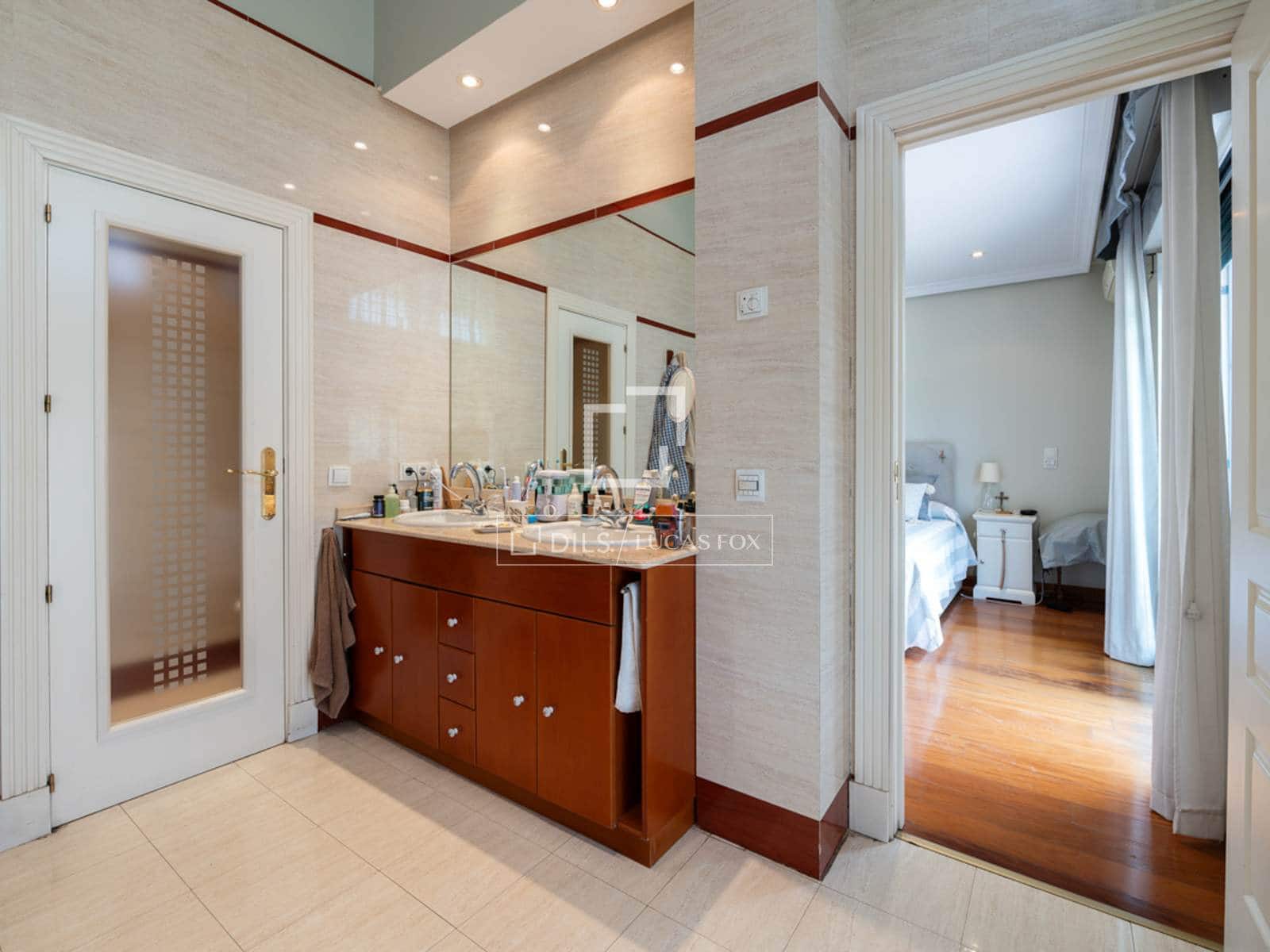 7 bedroom Villa for sale in Madrid city with pool garage - € 2,650,000 (Ref: 9723820)