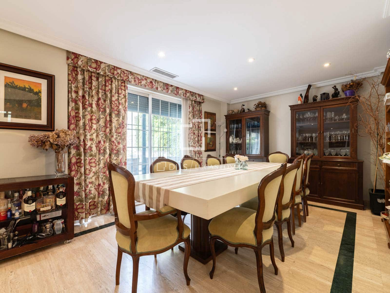7 bedroom Villa for sale in Madrid city with pool garage - € 2,650,000 (Ref: 9723820)