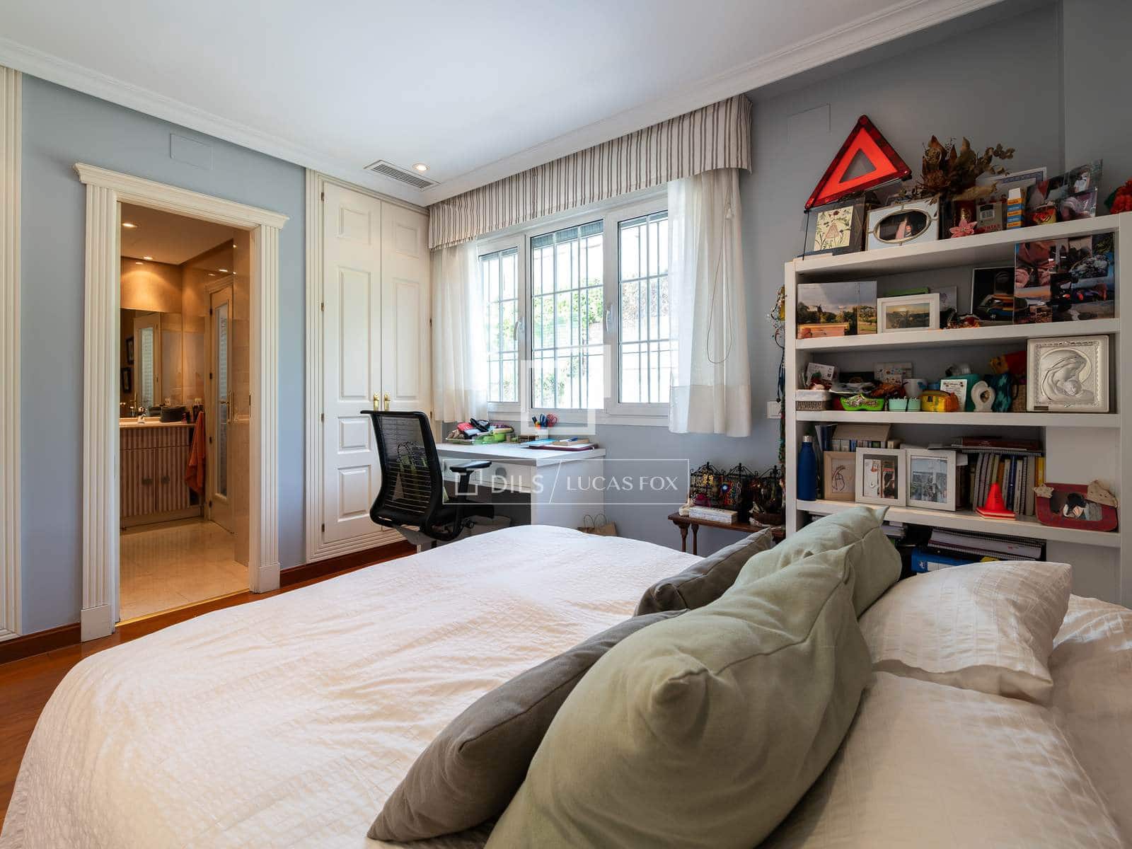 7 bedroom Villa for sale in Madrid city with pool garage - € 2,650,000 (Ref: 9723820)