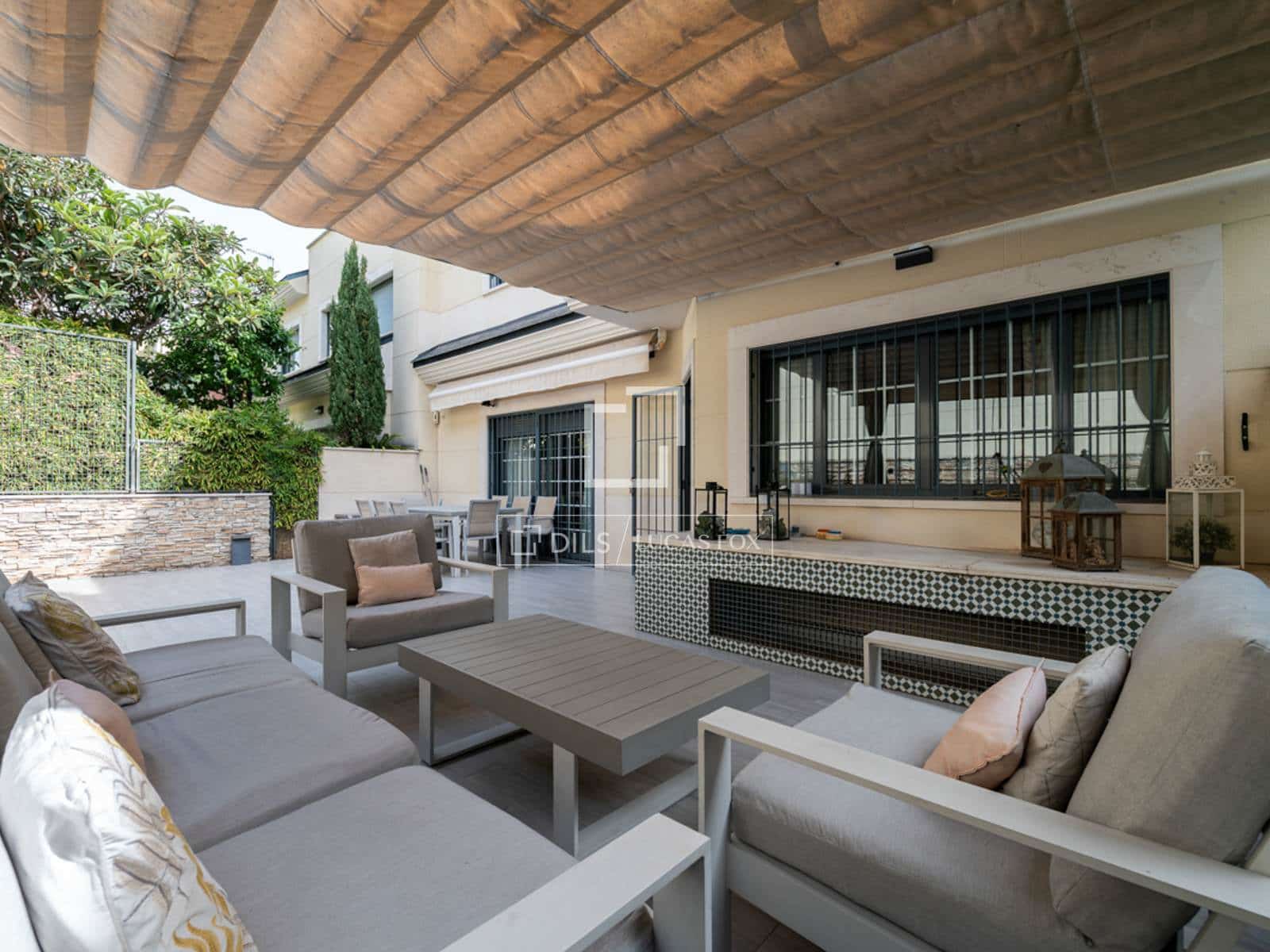 7 bedroom Villa for sale in Madrid city with pool garage - € 2,650,000 (Ref: 9723820)