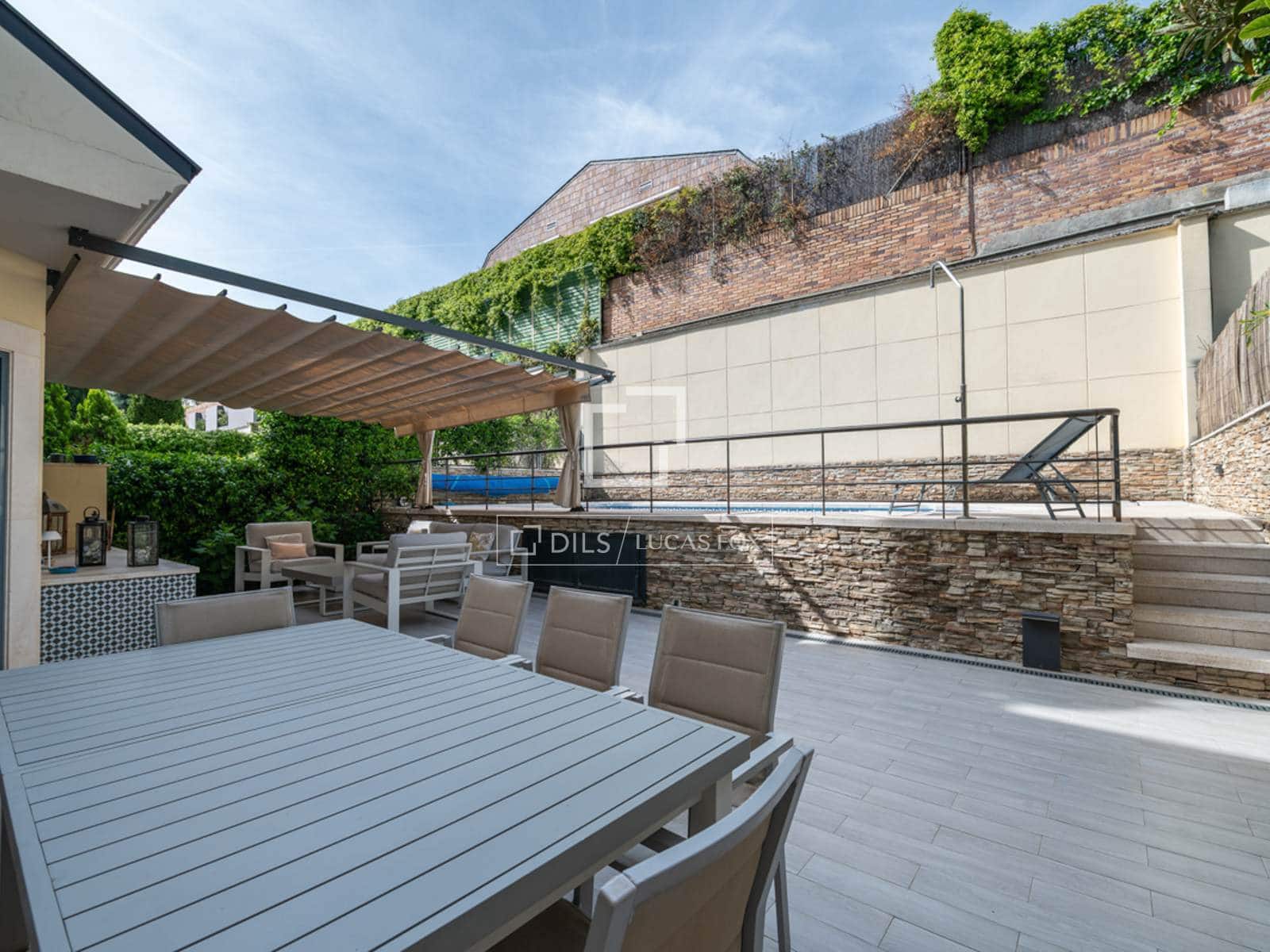 7 bedroom Villa for sale in Madrid city with pool garage - € 2,650,000 (Ref: 9723820)