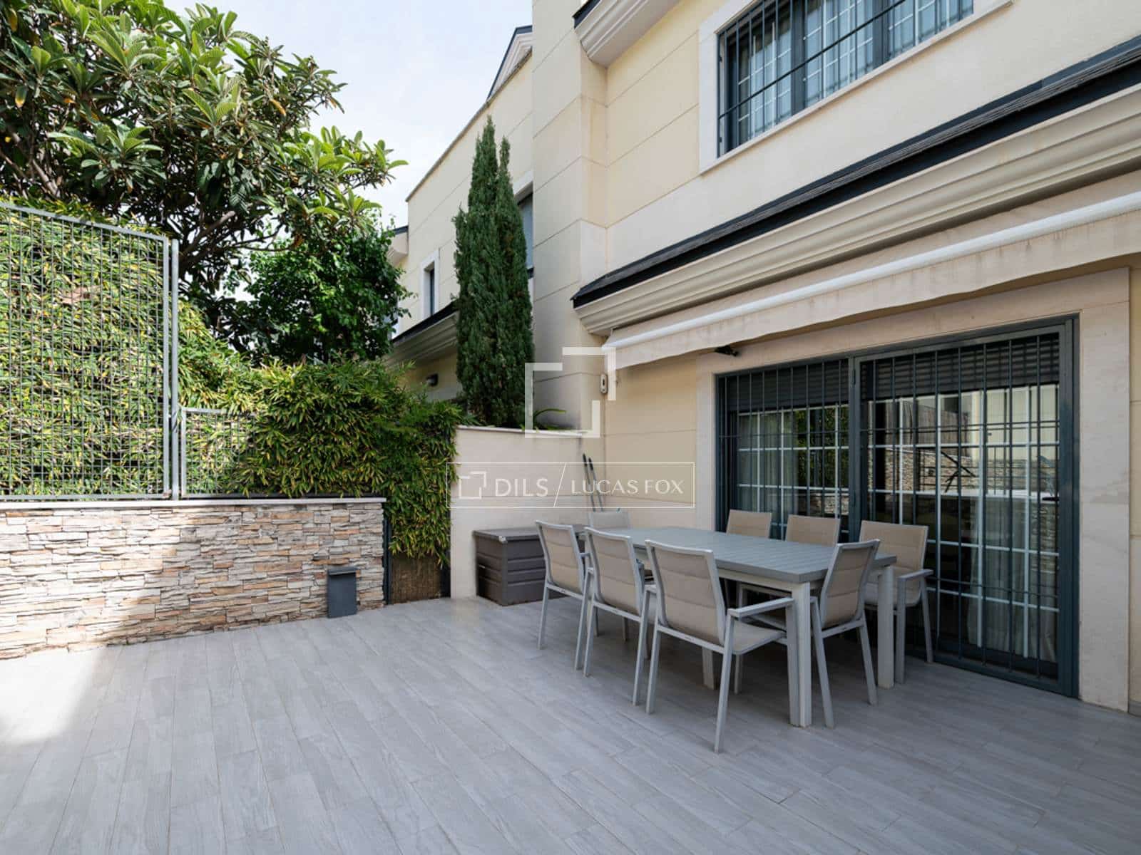 7 bedroom Villa for sale in Madrid city with pool garage - € 2,650,000 (Ref: 9723820)