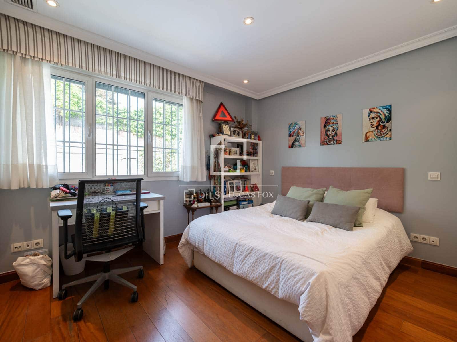 7 bedroom Villa for sale in Madrid city with pool garage - € 2,650,000 (Ref: 9723820)