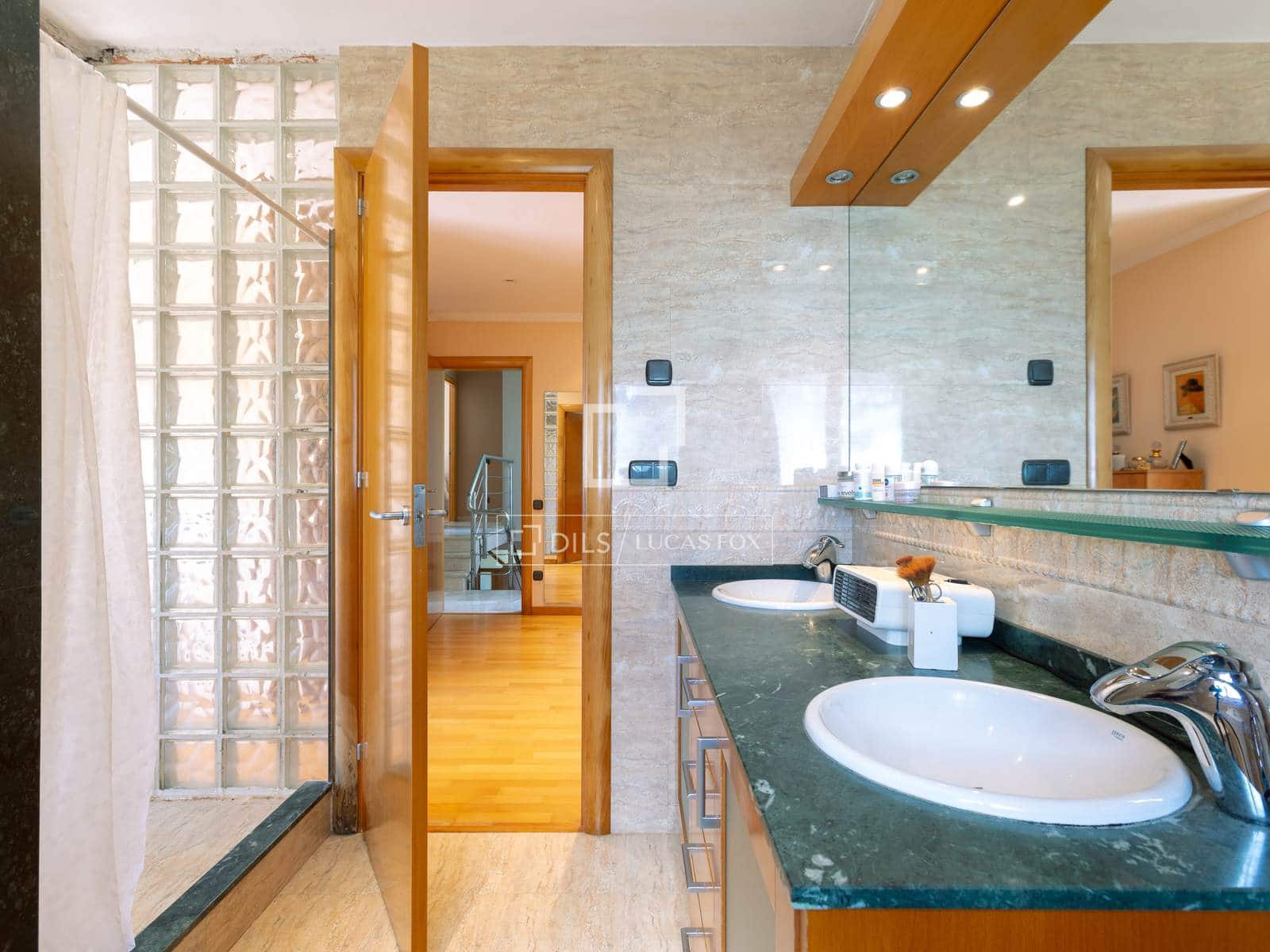 4 slaapkamer Villa te koop in Premia de Dalt met garage - € 850.000 (Ref: 9724962)