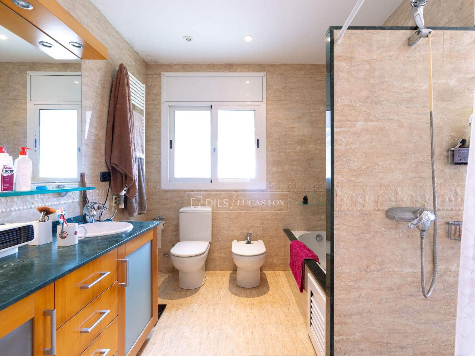 4 slaapkamer Villa te koop in Premia de Dalt met garage - € 850.000 (Ref: 9724962)