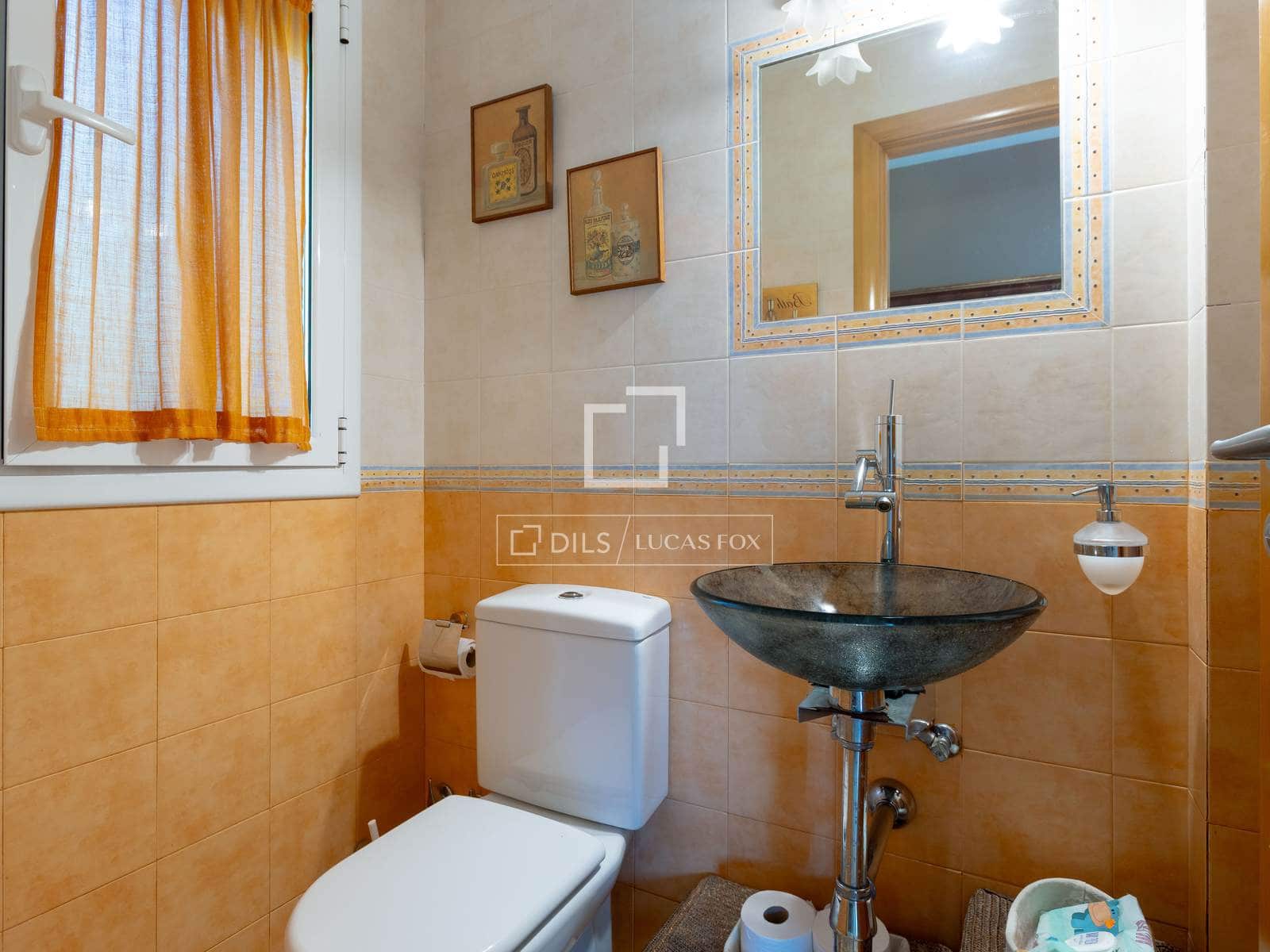 4 slaapkamer Villa te koop in Premia de Dalt met garage - € 850.000 (Ref: 9724962)