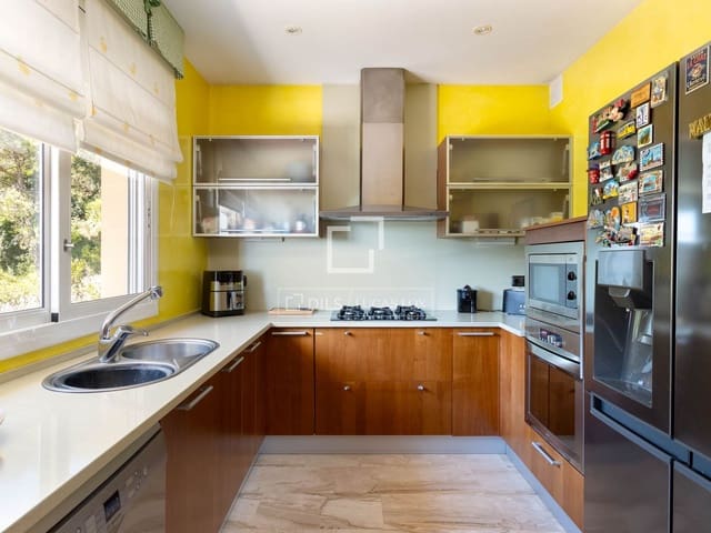 4 bedroom Villa for sale in Premià de Dalt with garage - € 850,000 (Ref: 9724962)