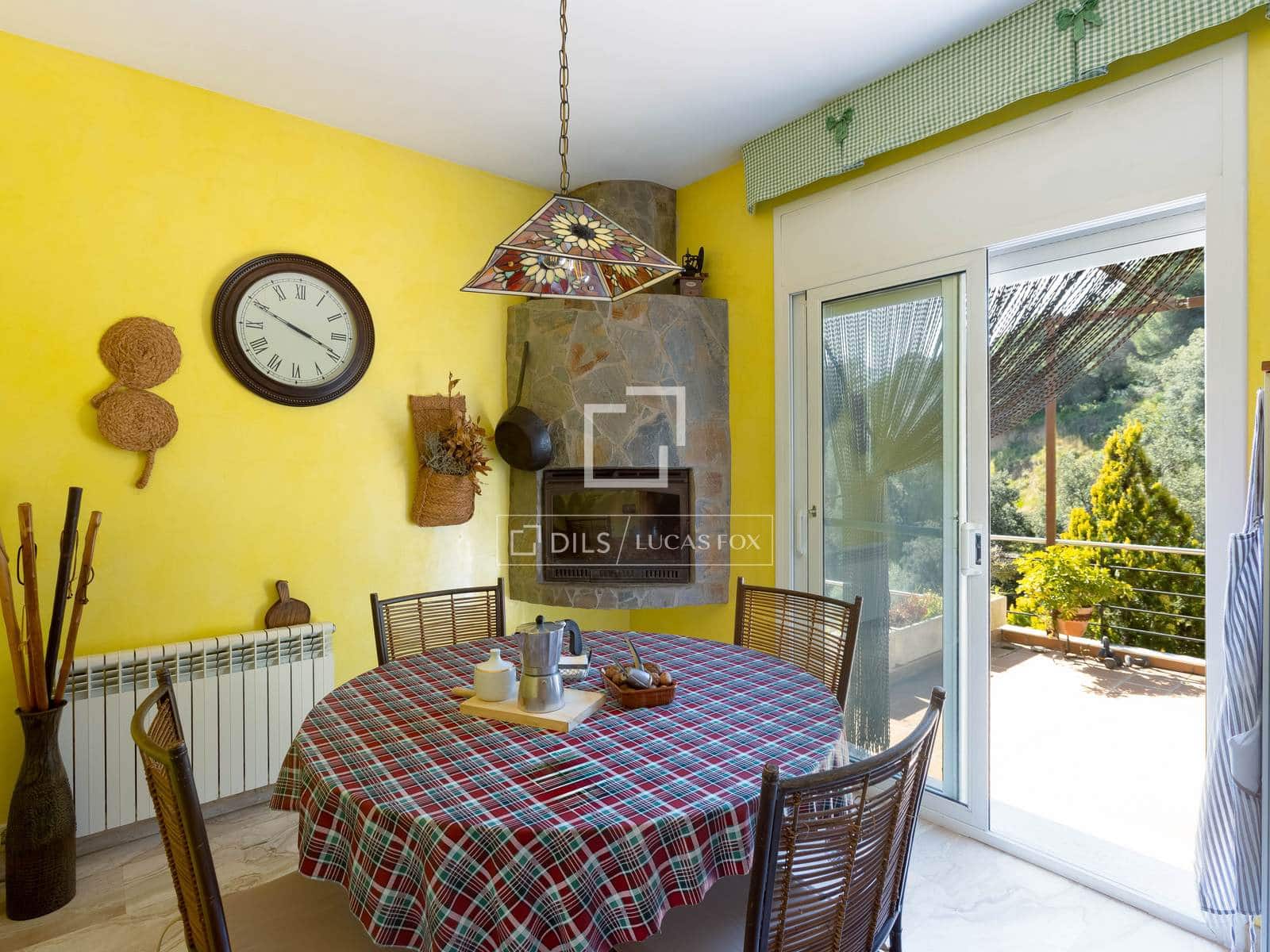 4 slaapkamer Villa te koop in Premia de Dalt met garage - € 850.000 (Ref: 9724962)