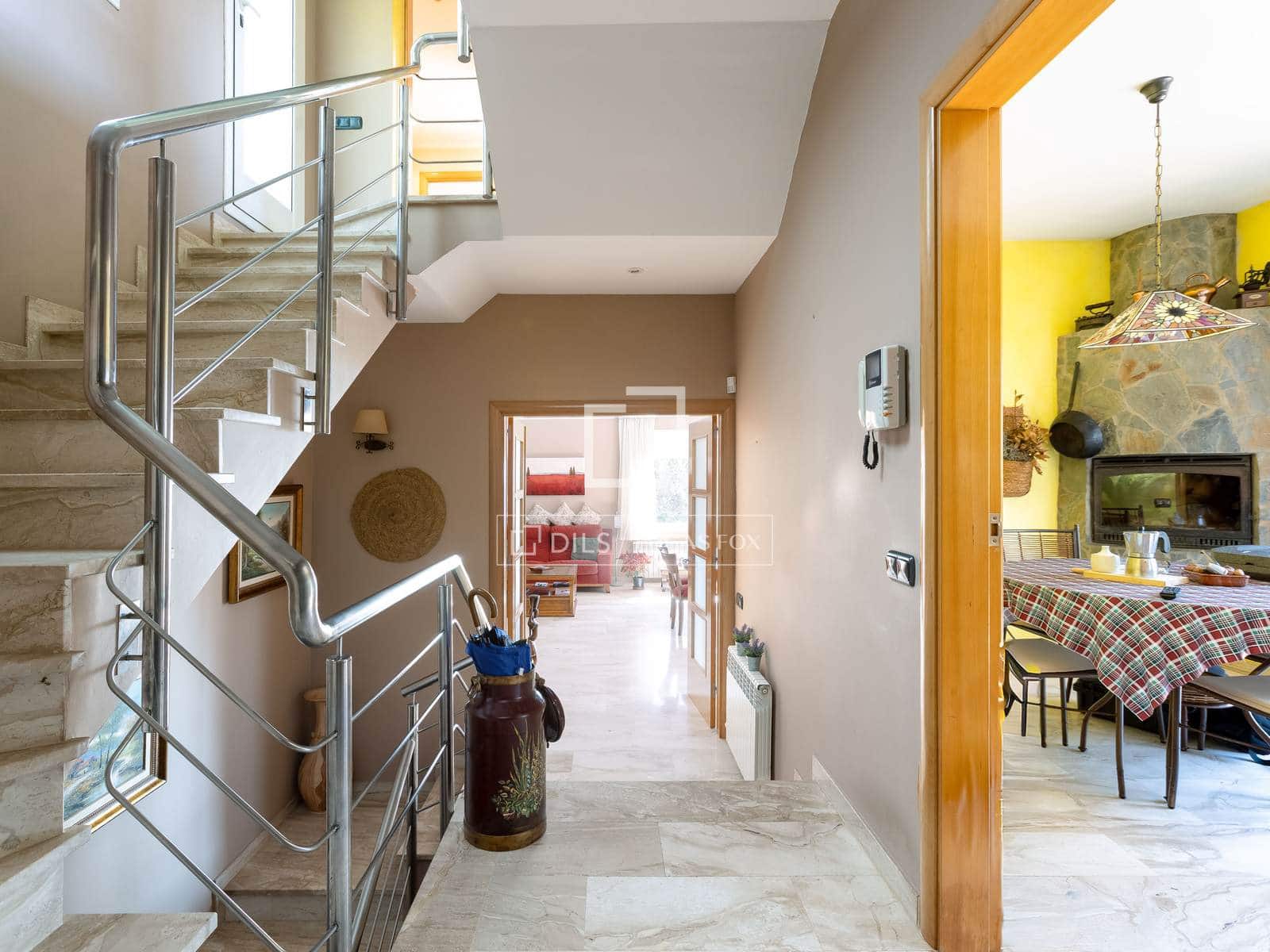 4 slaapkamer Villa te koop in Premia de Dalt met garage - € 850.000 (Ref: 9724962)