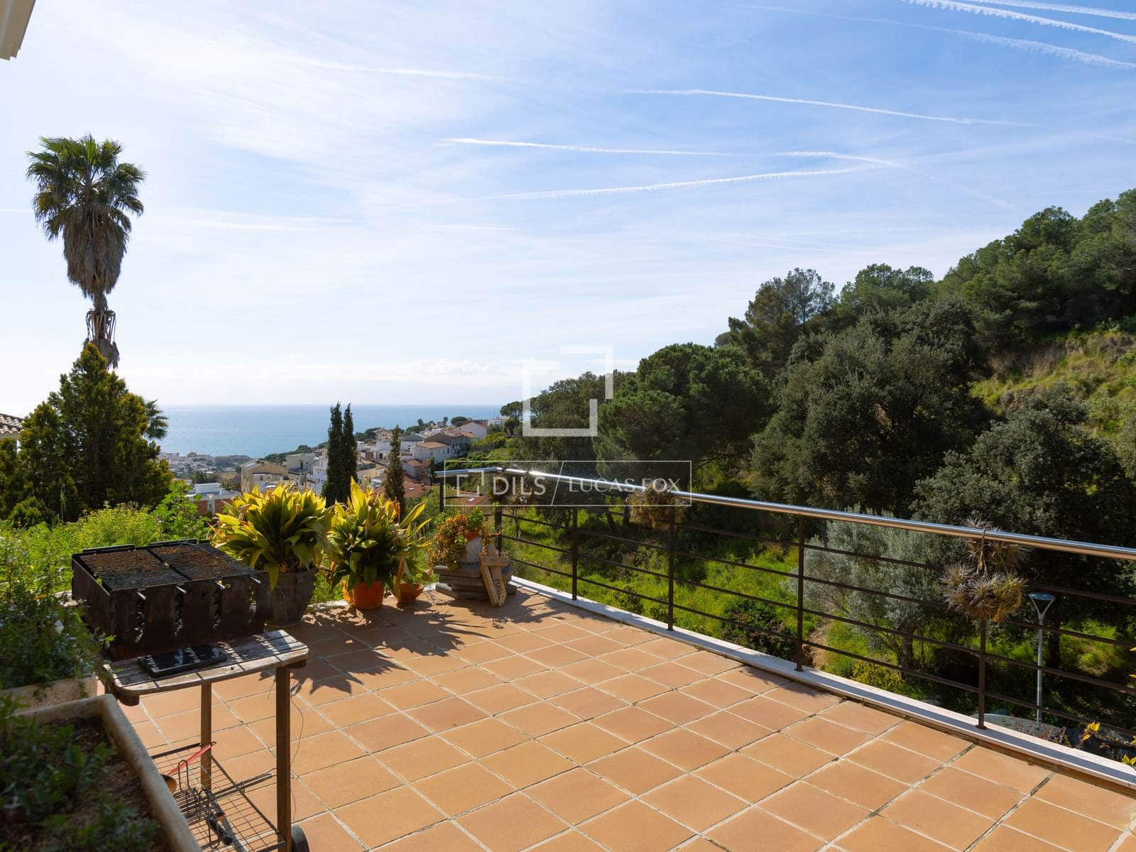 4 slaapkamer Villa te koop in Premia de Dalt met garage - € 850.000 (Ref: 9724962)