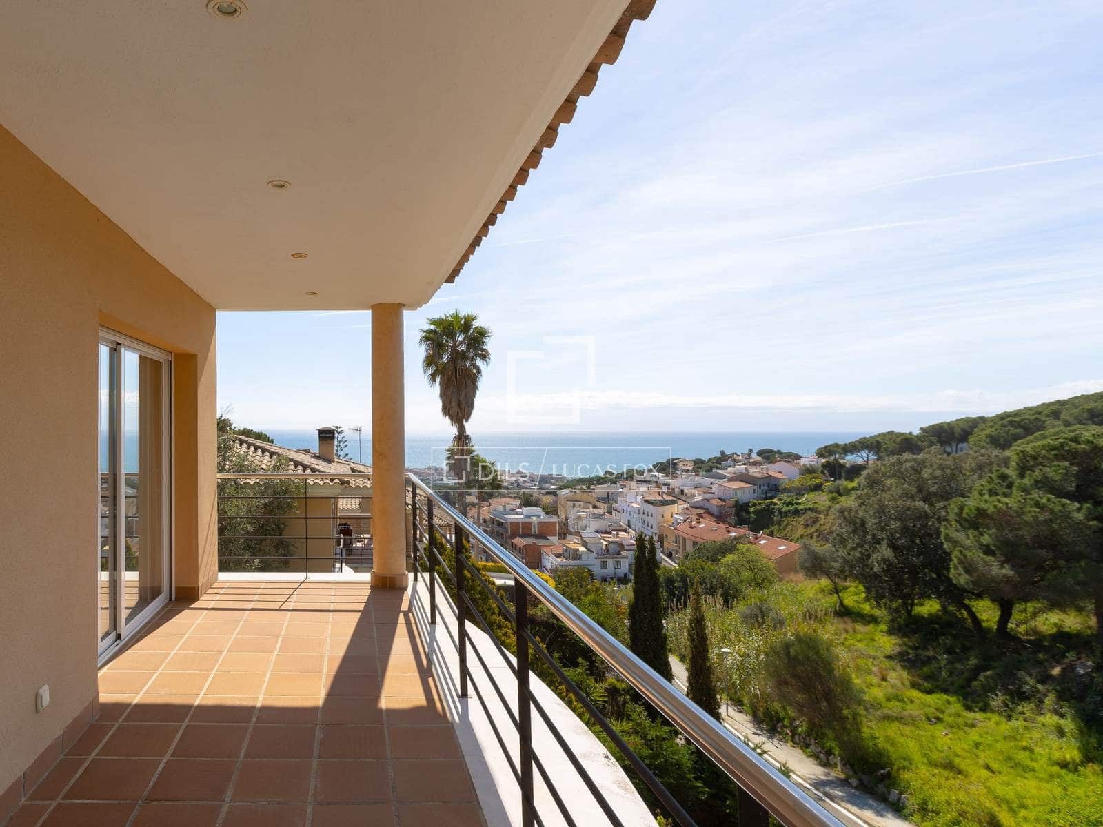 4 slaapkamer Villa te koop in Premia de Dalt met garage - € 850.000 (Ref: 9724962)