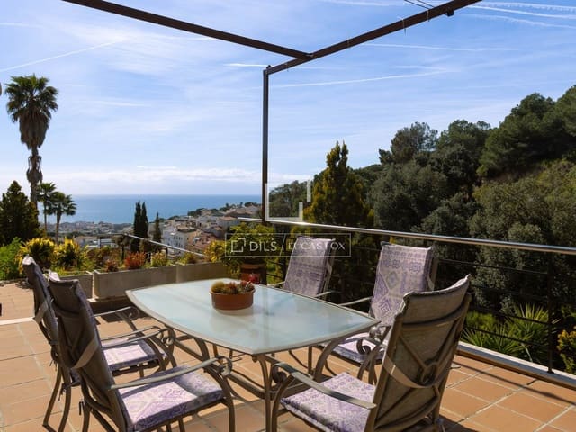 4 bedroom Villa for sale in Premià de Dalt with garage - € 850,000 (Ref: 9724962)