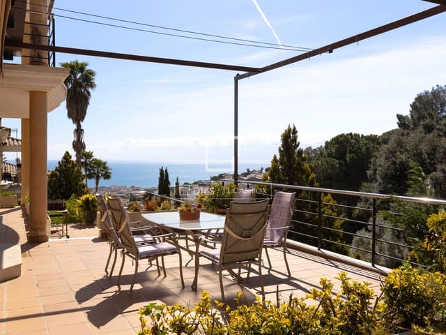 4 bedroom Villa for sale in Premià de Dalt with garage - € 850,000 (Ref: 9724962)