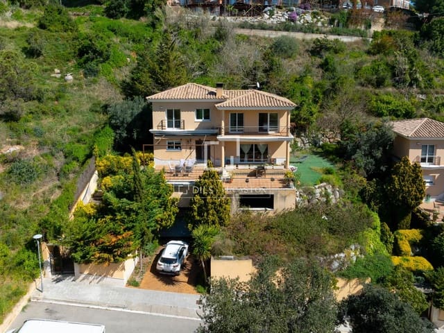 4 bedroom Villa for sale in Premià de Dalt with garage - € 850,000 (Ref: 9724962)