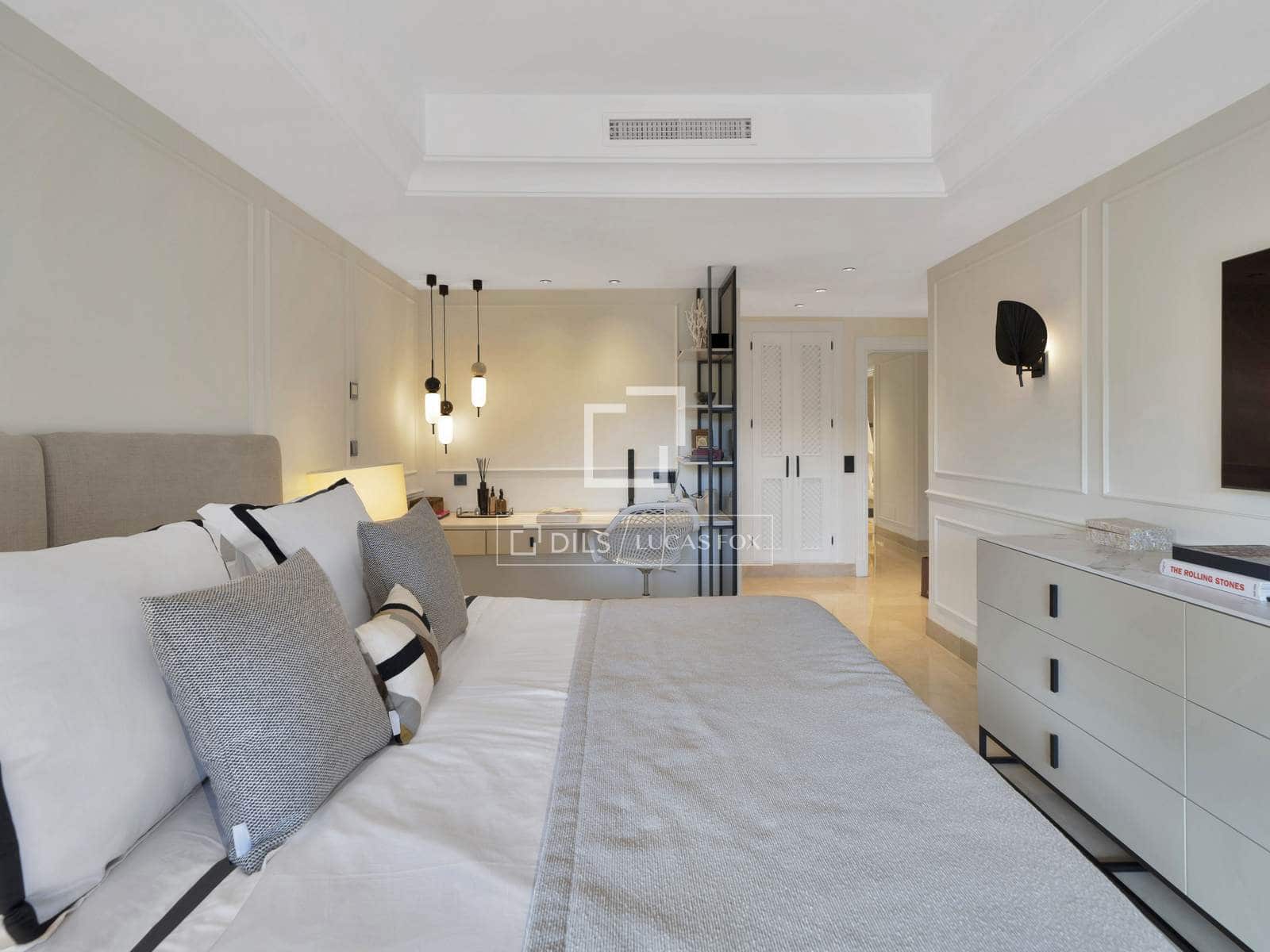 3 chambre Appartement à vendre à Puerto Banus avec piscine garage - 1 550 000 € (Ref: 9725106)