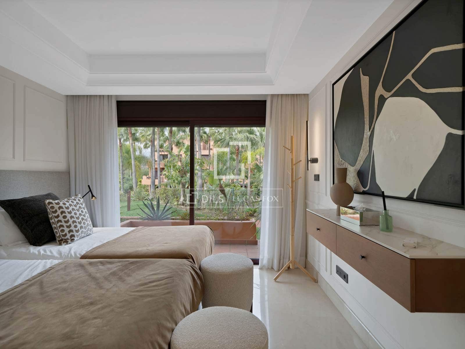 3 chambre Appartement à vendre à Puerto Banus avec piscine garage - 1 550 000 € (Ref: 9725106)