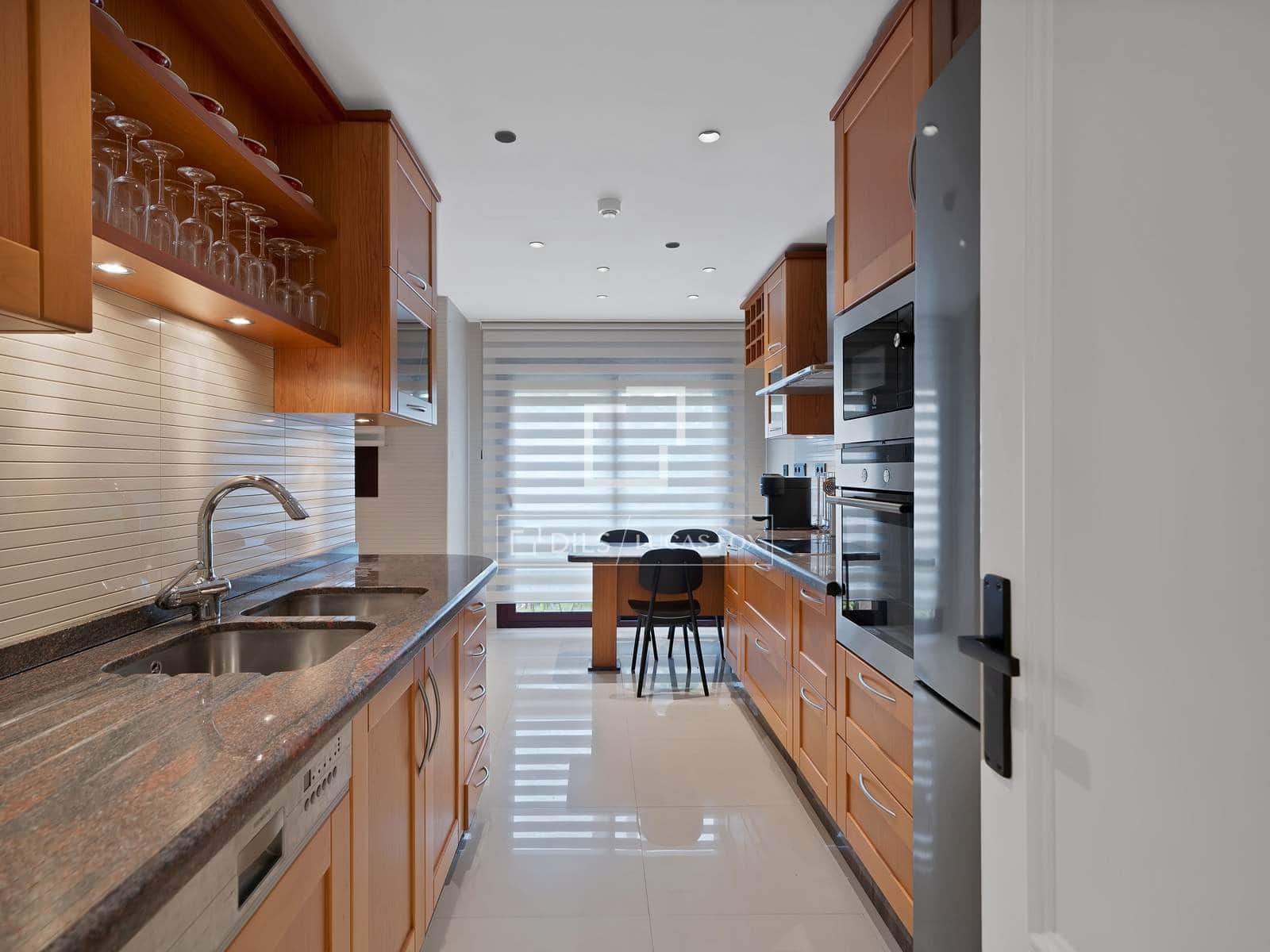 3 chambre Appartement à vendre à Puerto Banus avec piscine garage - 1 550 000 € (Ref: 9725106)