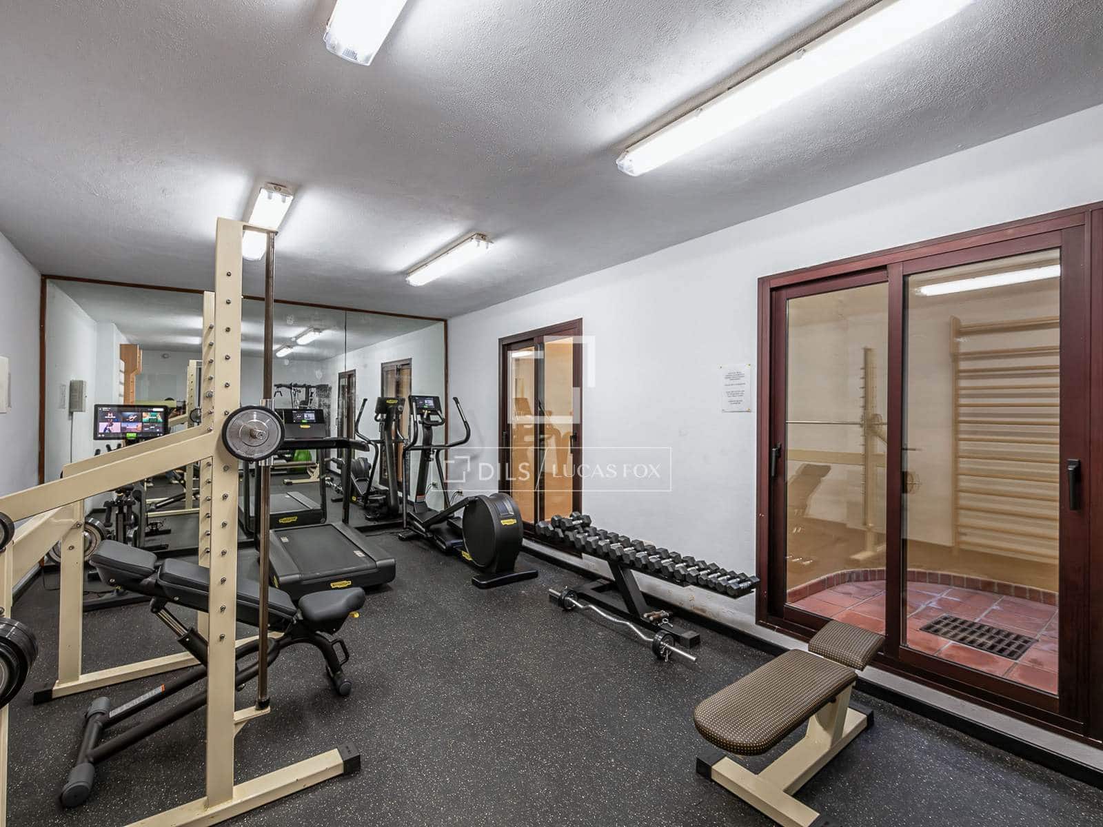 3 chambre Appartement à vendre à Puerto Banus avec piscine garage - 1 550 000 € (Ref: 9725106)