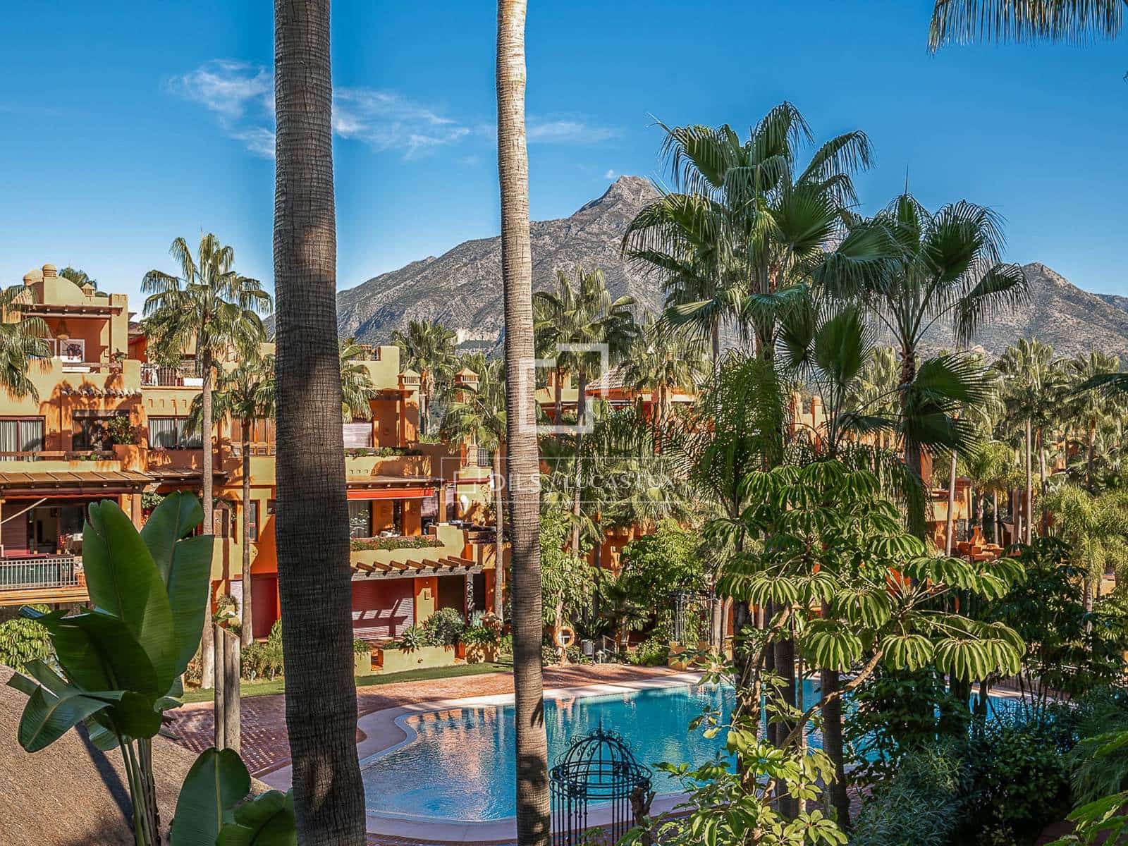 3 chambre Appartement à vendre à Puerto Banus avec piscine garage - 1 550 000 € (Ref: 9725106)