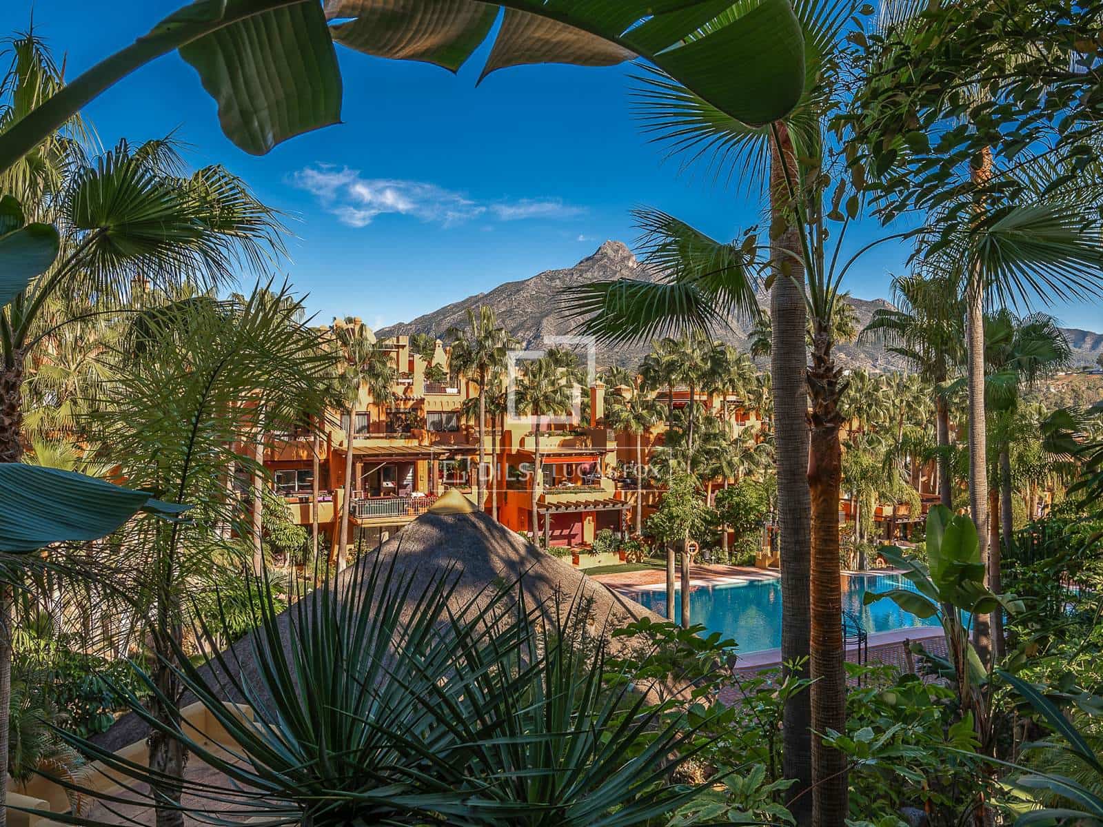 3 chambre Appartement à vendre à Puerto Banus avec piscine garage - 1 550 000 € (Ref: 9725106)