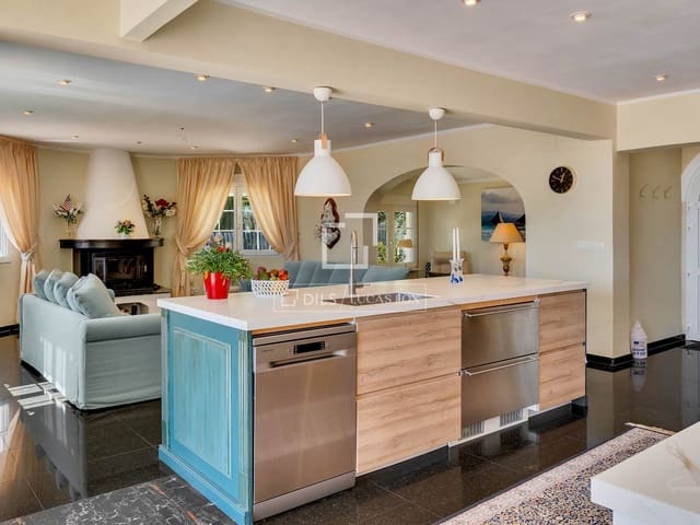 4 soveværelse Villa til salg i Moraira, Teulada-Moraira med swimmingpool garage - € 1.190.000 (Ref: 9726199)