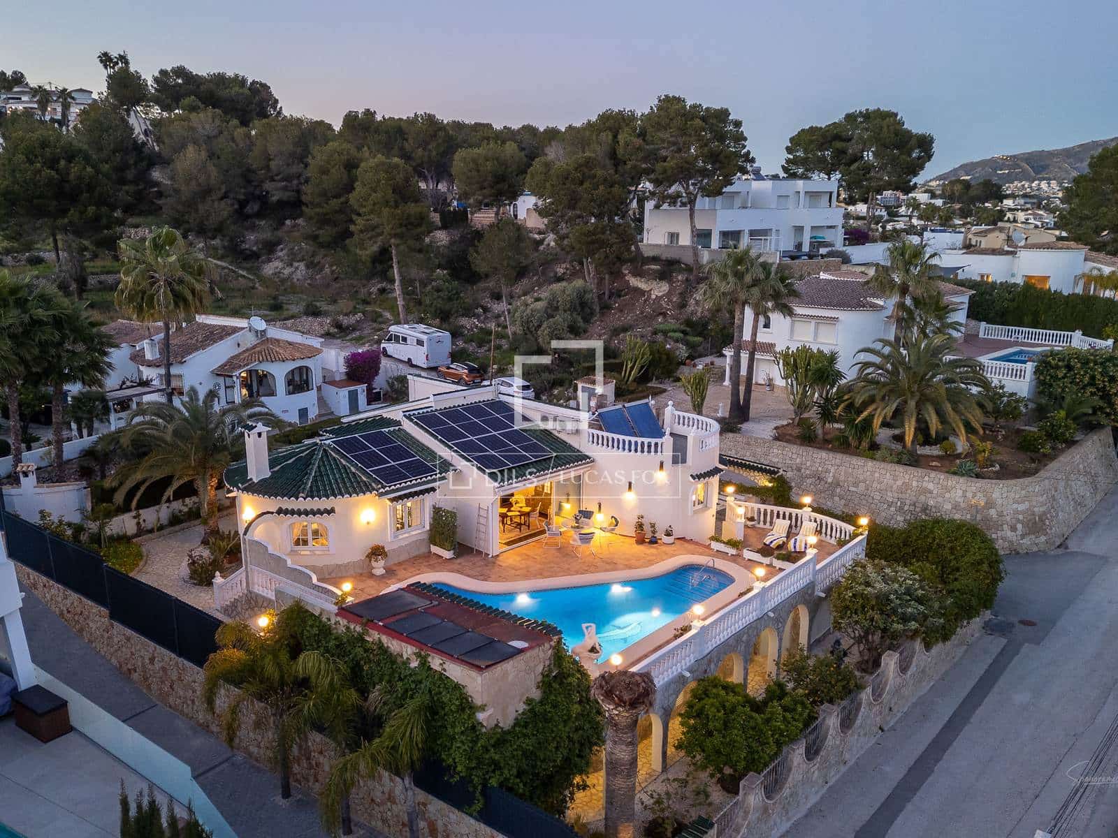 4 soveværelse Villa til salg i Moraira med swimmingpool garage - € 1.190.000 (Ref: 9726199)