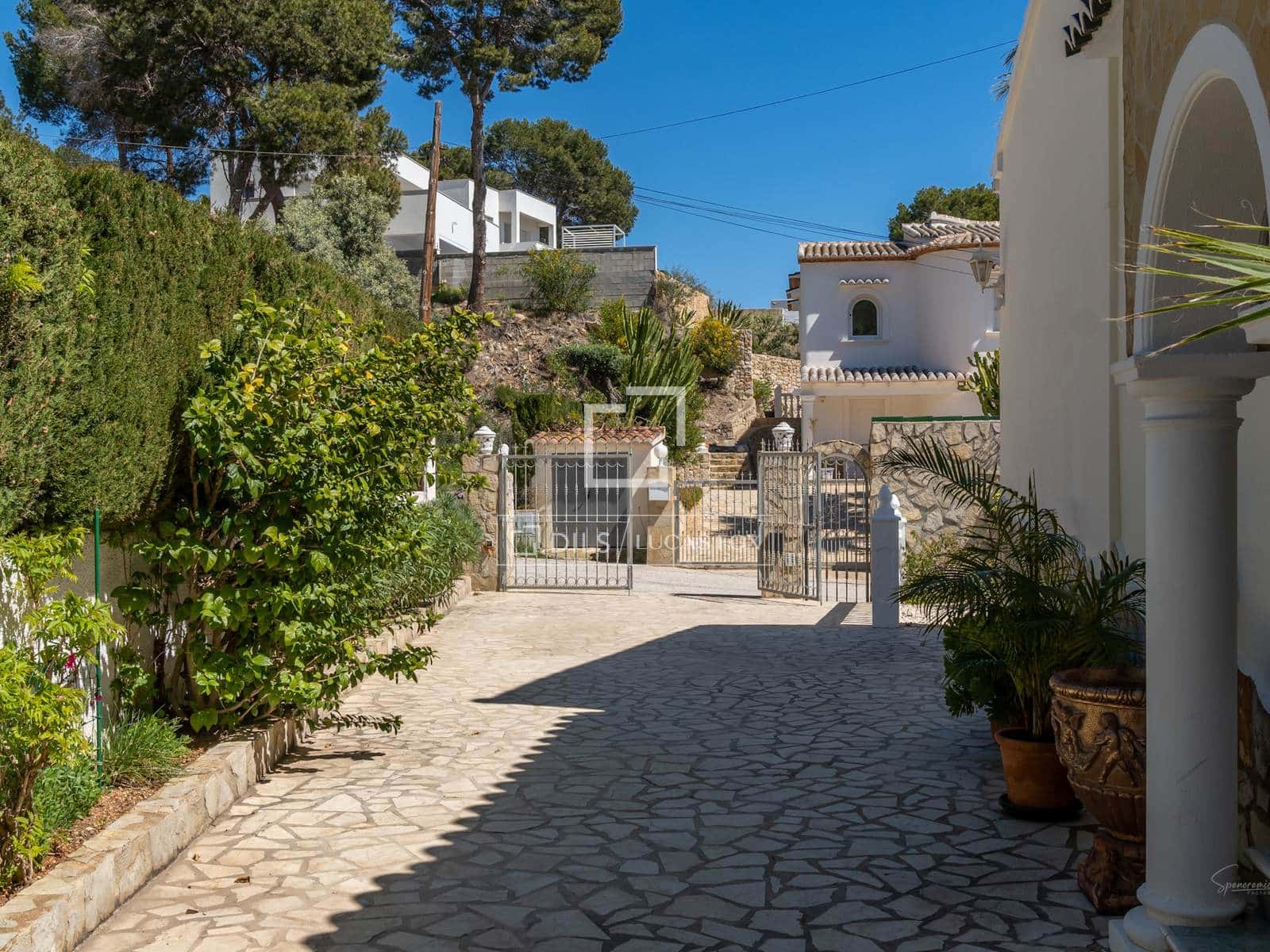 4 soveværelse Villa til salg i Moraira med swimmingpool garage - € 1.190.000 (Ref: 9726199)