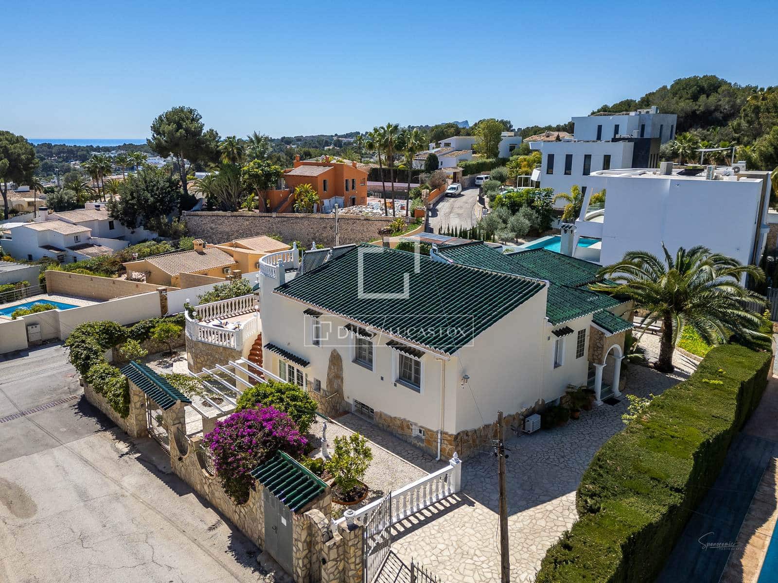 4 soveværelse Villa til salg i Moraira med swimmingpool garage - € 1.190.000 (Ref: 9726199)