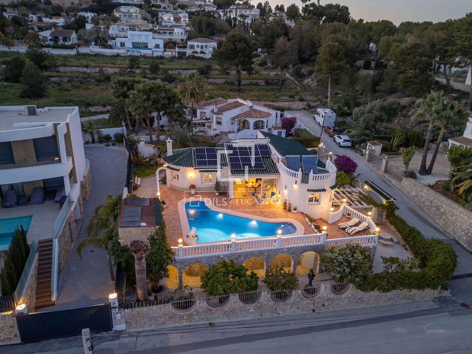 4 soveværelse Villa til salg i Moraira med swimmingpool garage - € 1.190.000 (Ref: 9726199)