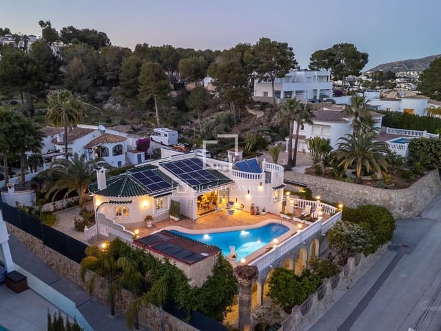 4 soveværelse Villa til salg i Moraira, Teulada-Moraira med swimmingpool garage - € 1.190.000 (Ref: 9726199)